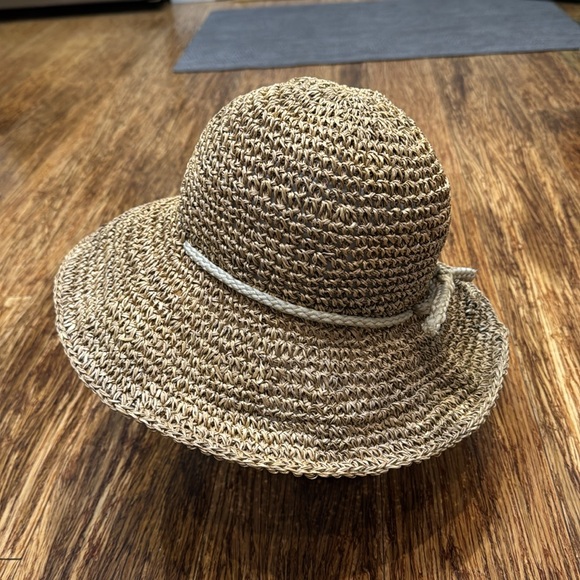 Vintage tan woven straw floppy 14” brim beach hat one size - Picture 5 of 9